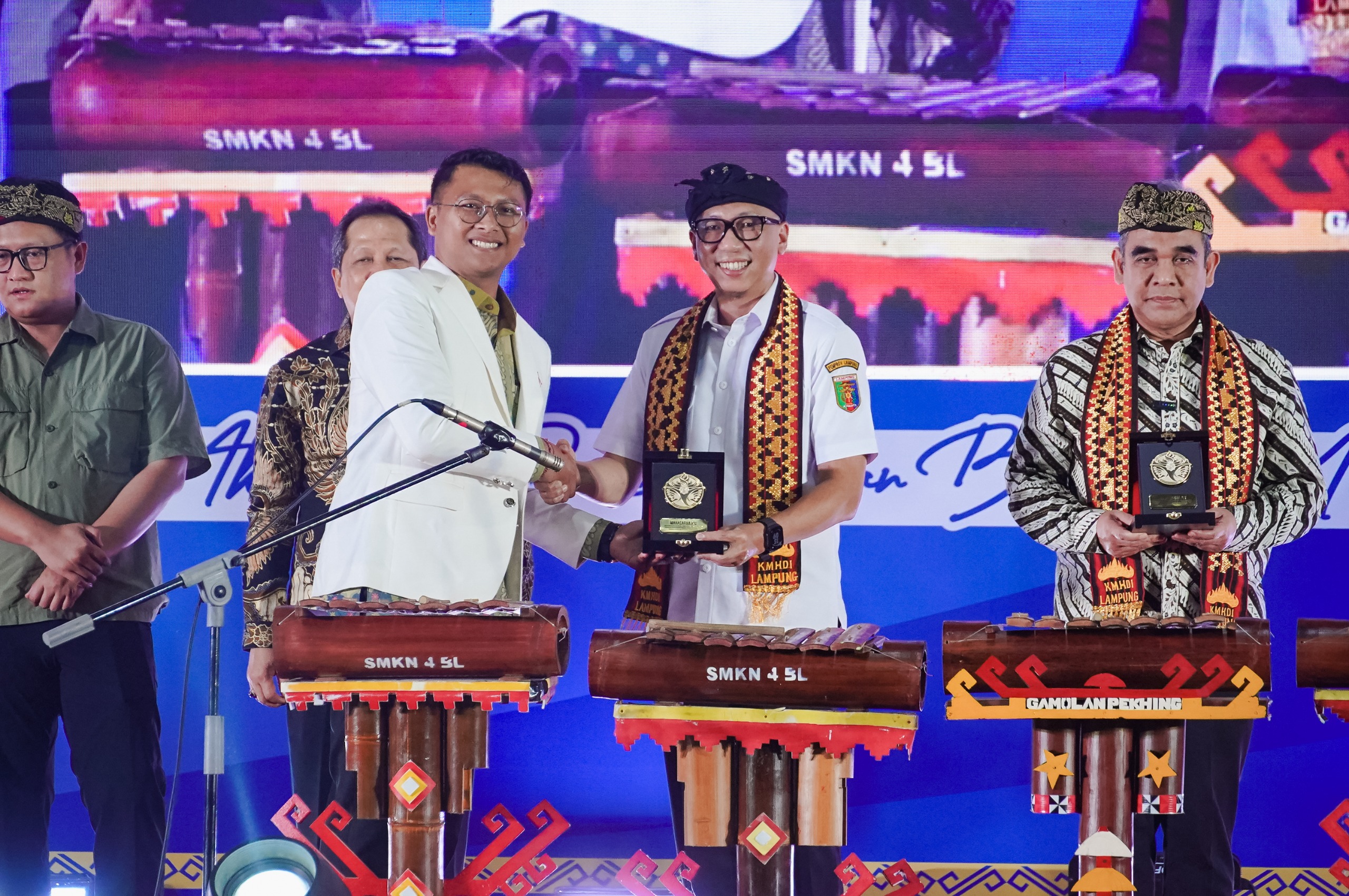 Gubernur Mirza Tekankan Nilai Tri Hita Karana di Mahasabha XIV KMHDI, Perkuat Harmoni Lampung  Bandar Lampung